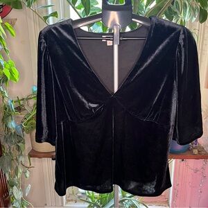 Elegant Black Velvet Women's Top